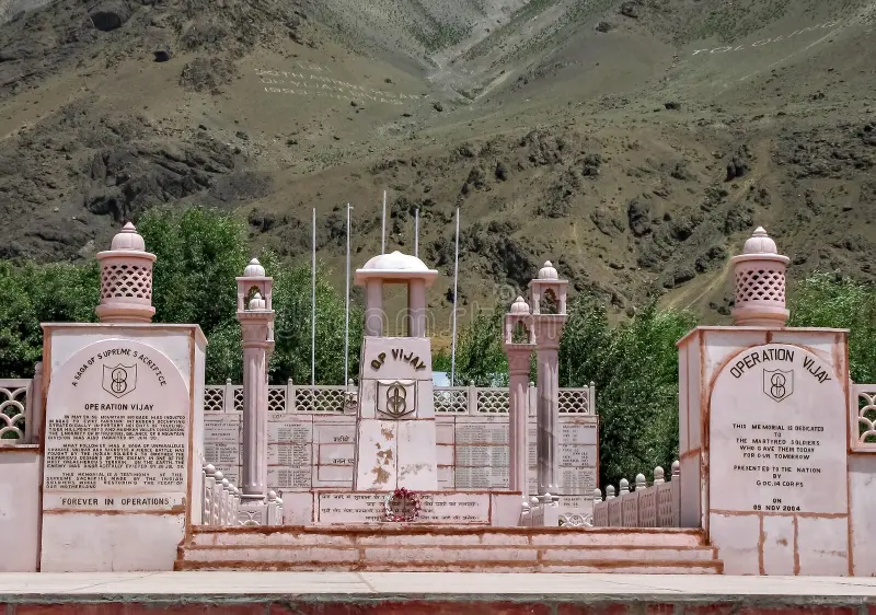  Indian Army personnel pay tribute to Kargil War heroes during the 27th Kargil Vijay Diwas celebrations in Drass.